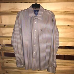American Eagle Button Up
